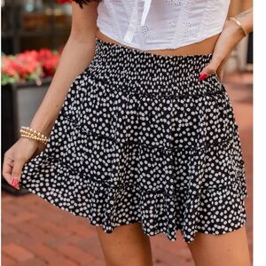THROUGH THE GARDEN BLACK AND IVORY FLORAL MINI SKORT
